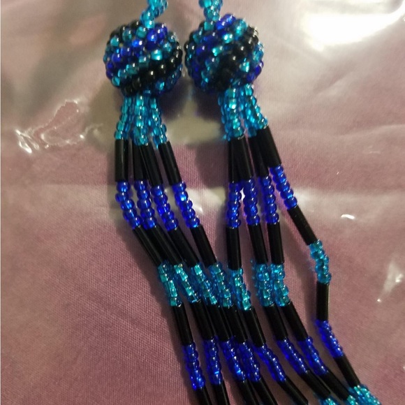 Earrings - Picture 4 of 6